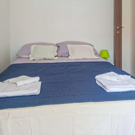 Sunny By Interhome Jurdani